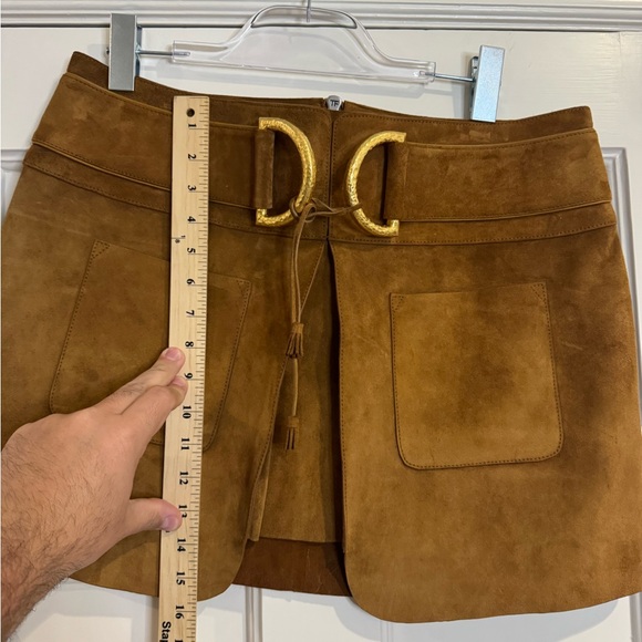 Tom Ford Camel Suede Mini Skort with Gold Double Buckle - Picture 5 of 16
